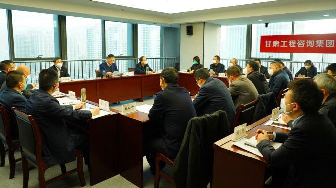 馬明在復(fù)工復(fù)產(chǎn)穩(wěn)增長調(diào)度會上強(qiáng)調(diào)：以等不起慢不得的緊迫感做實做細(xì)復(fù)工復(fù)產(chǎn)，以謀得實干得好的責(zé)任感統(tǒng)籌部署年底沖刺和明年重點(diǎn)工作